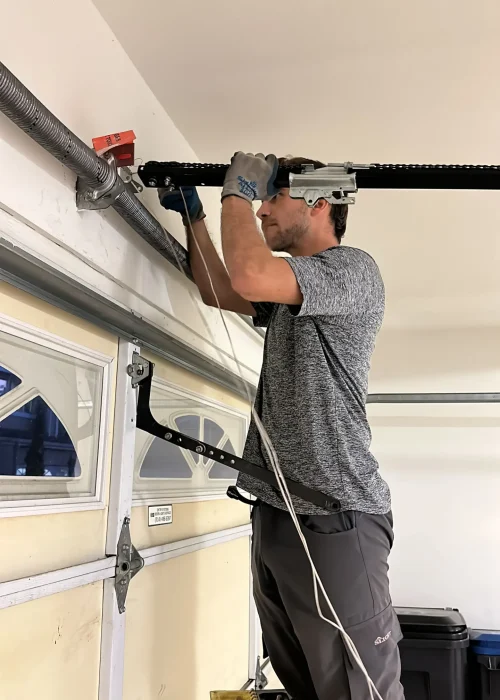 atlas garage door repair technician